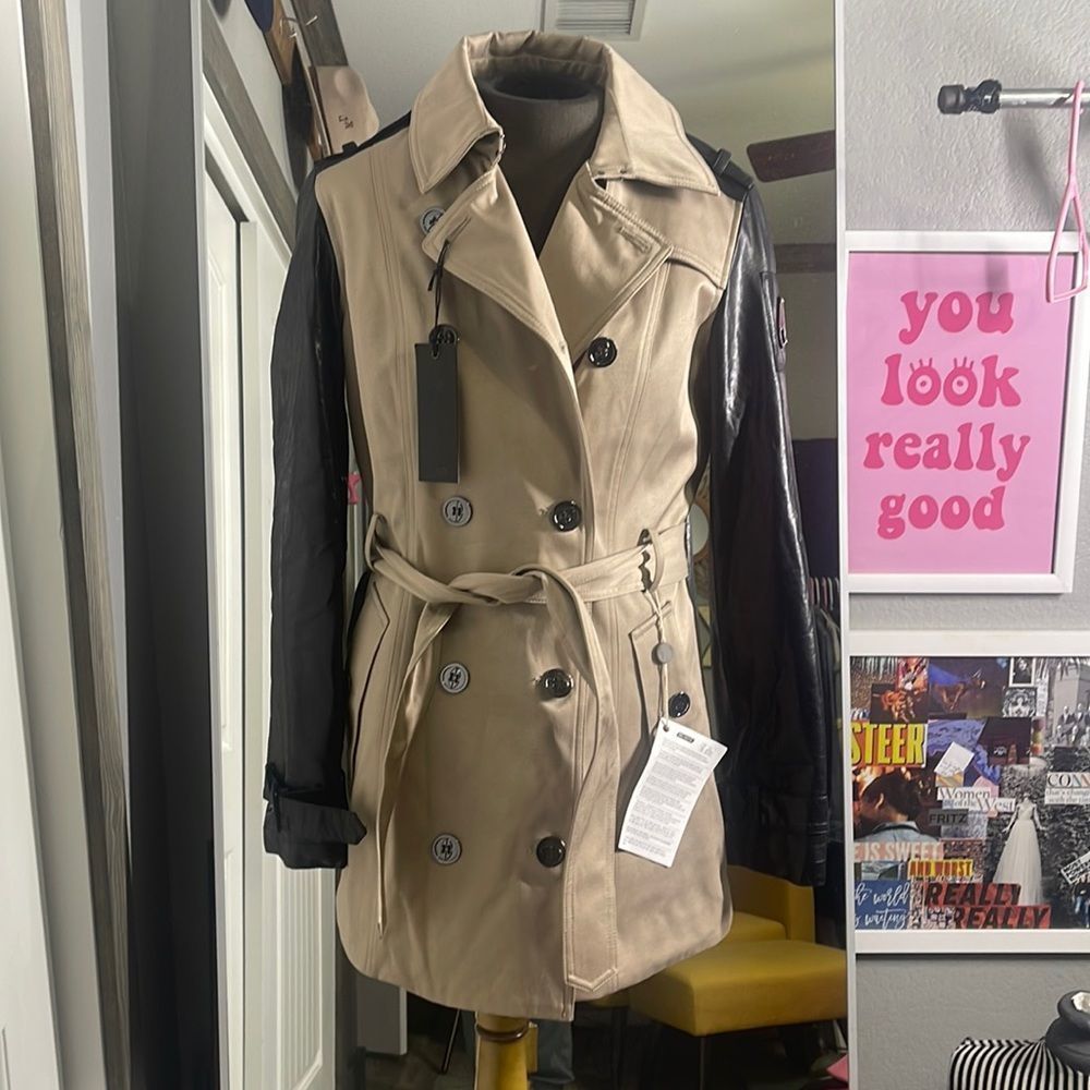 Moose Knuckles trench coat NWT Size: Large